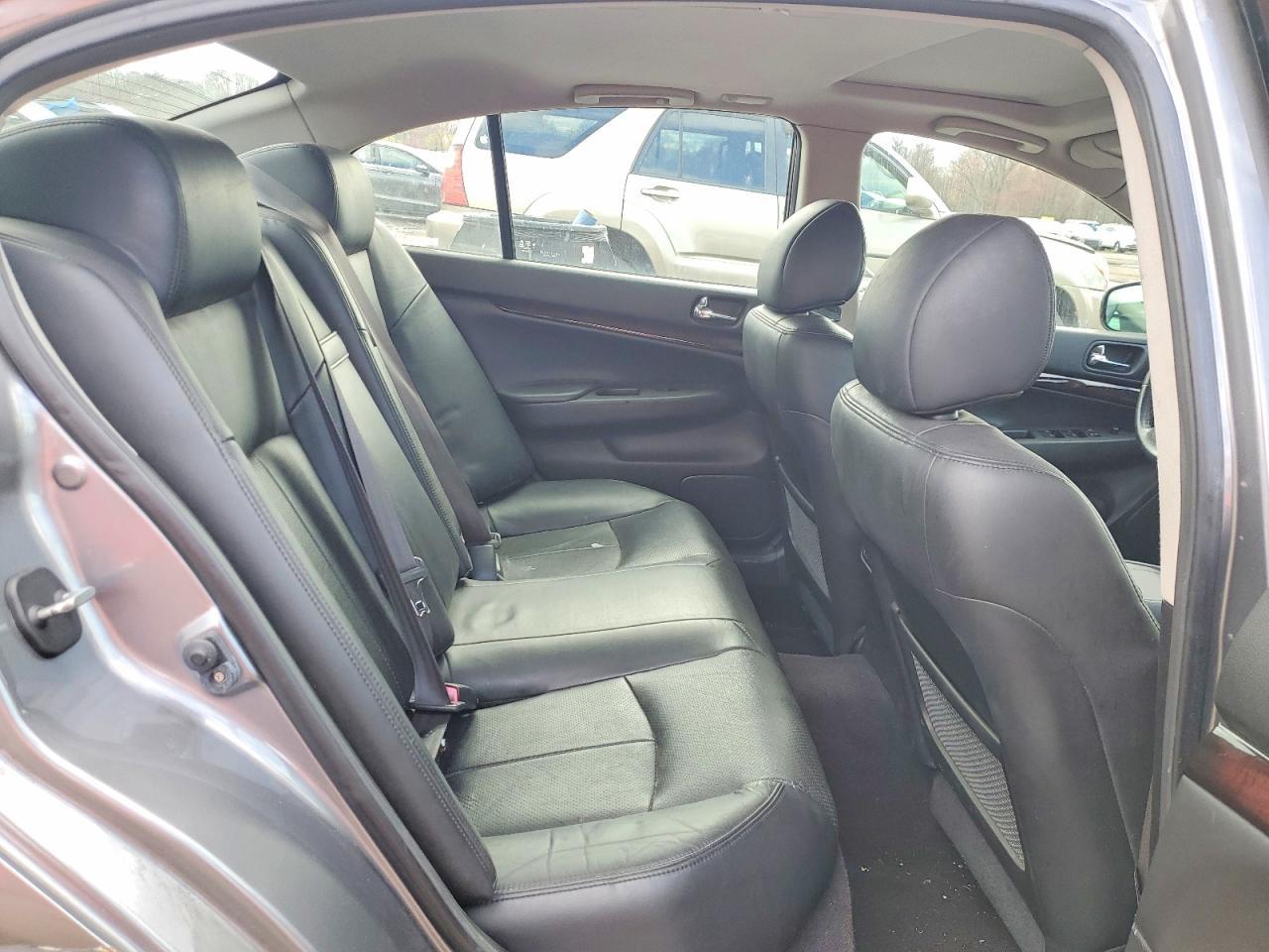 2011 INFINITI G37