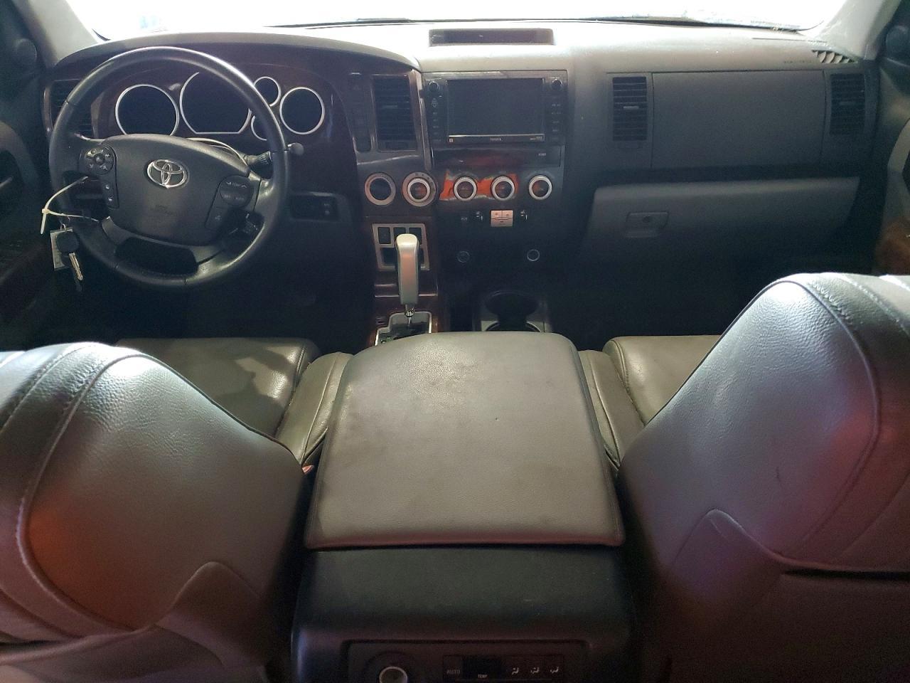 2008 TOYOTA Sequoia