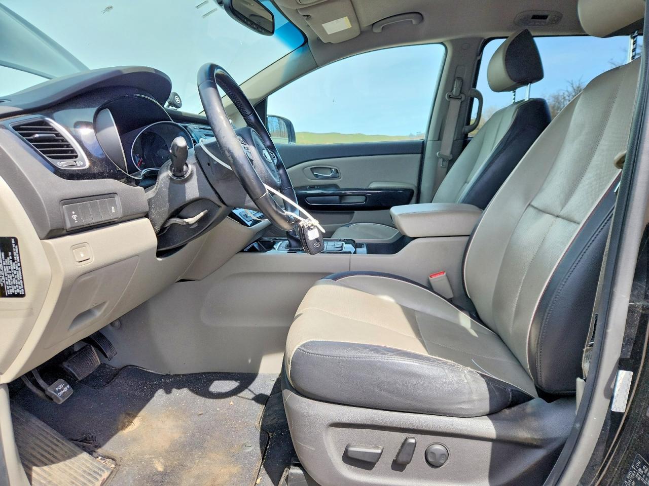 2015 KIA SEDONA