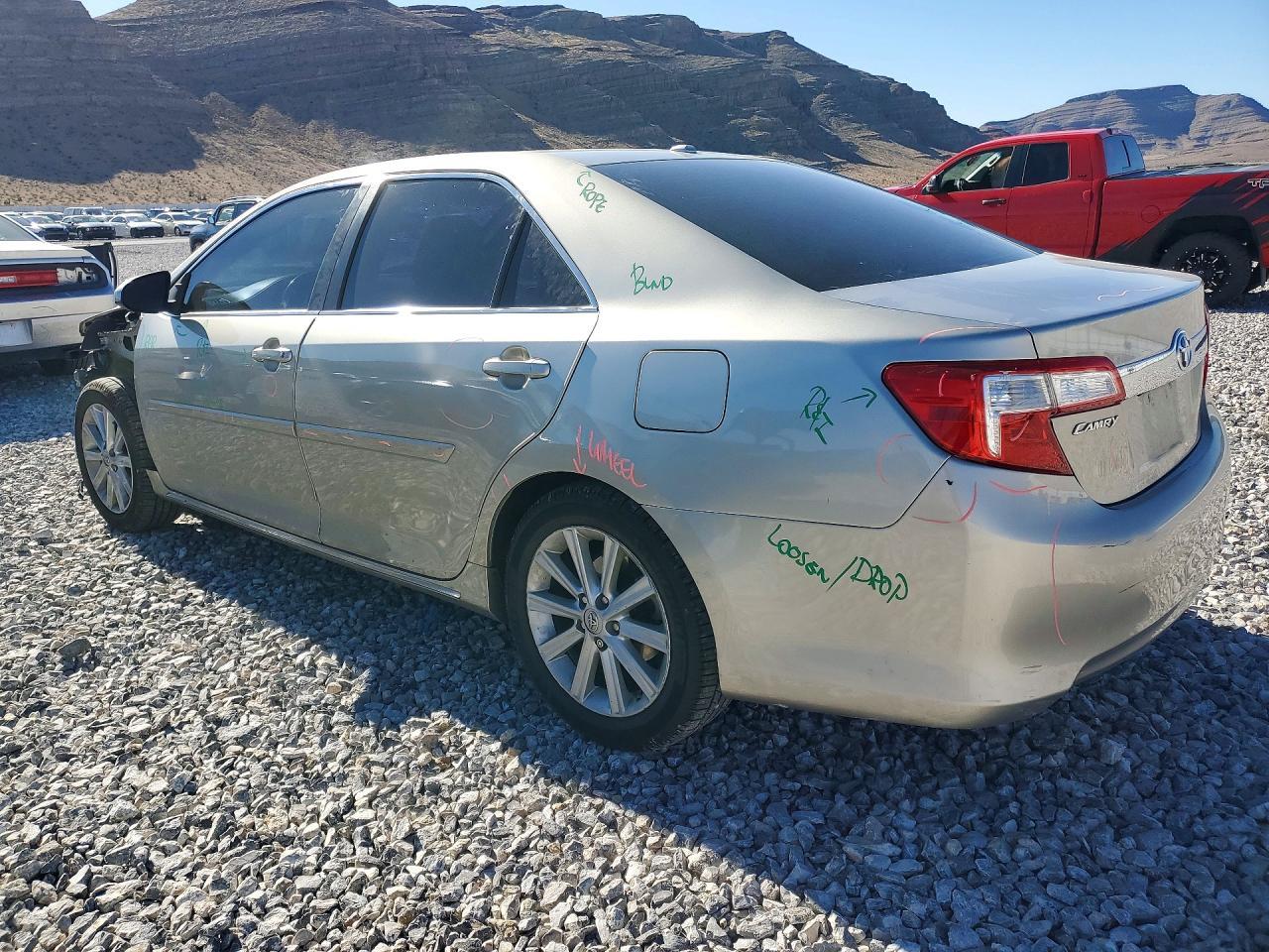 2014 TOYOTA CAMRY