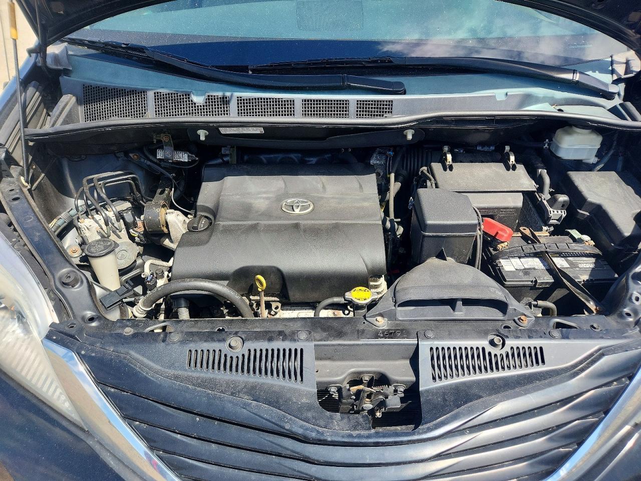 2013 TOYOTA SIENNA