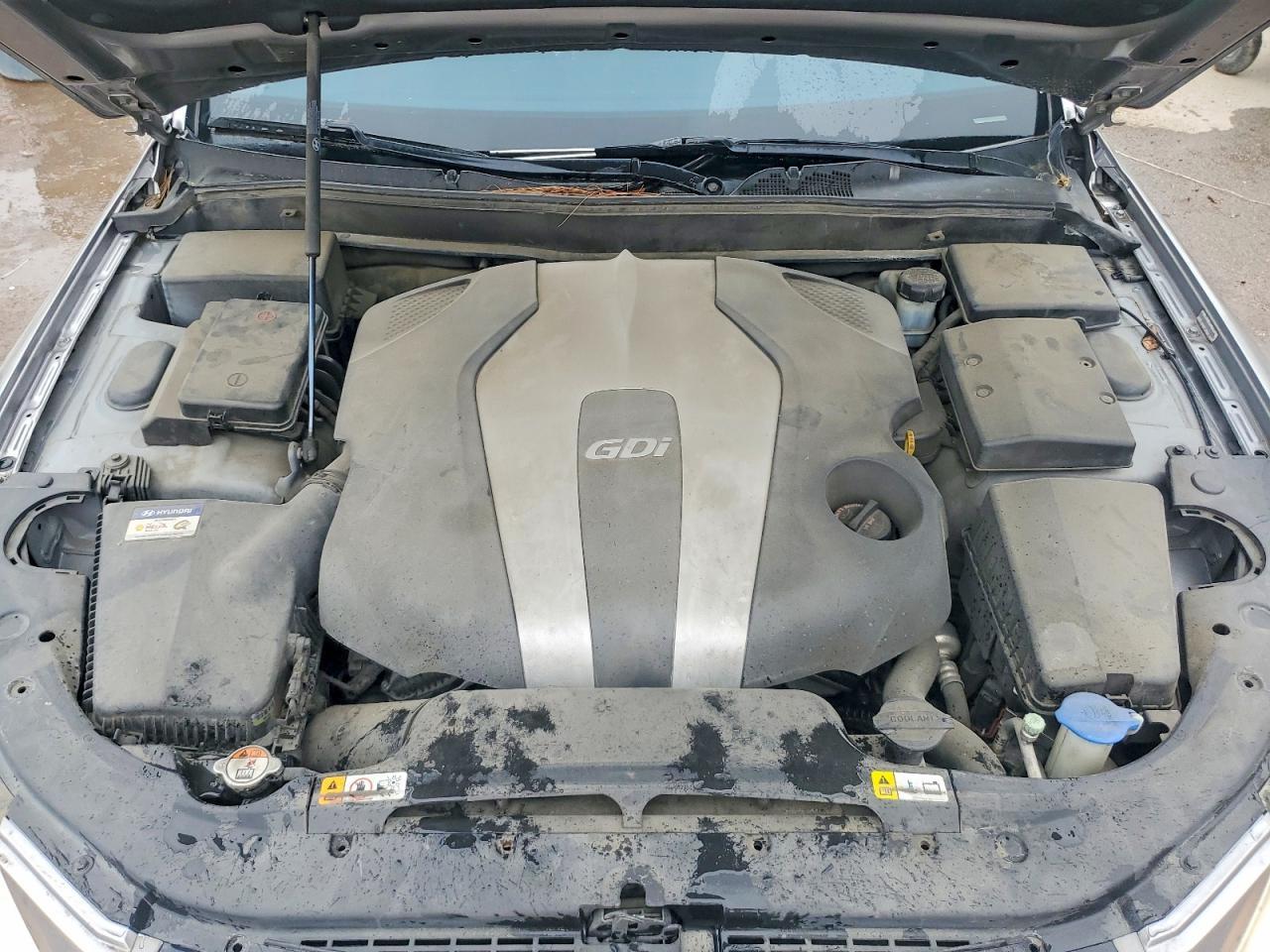 2013 HYUNDAI GENESIS