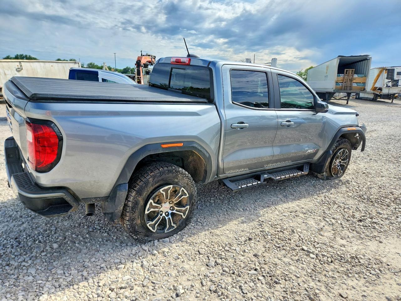 2024 GMC CANYON