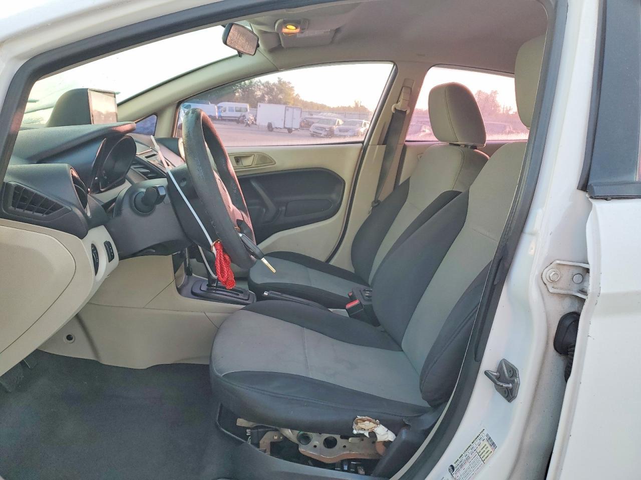 2011 FORD Fiesta