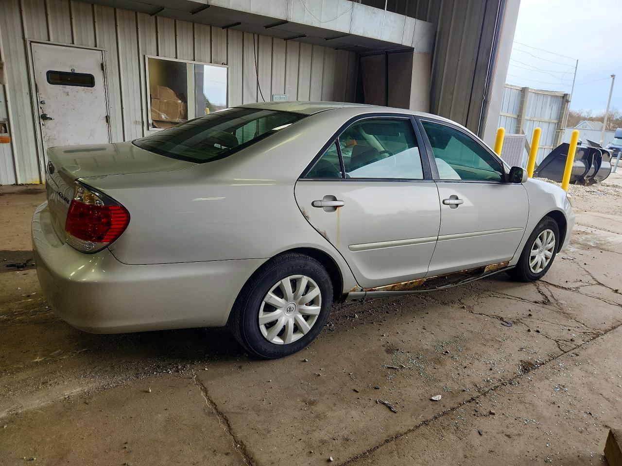 2005 TOYOTA CAMRY