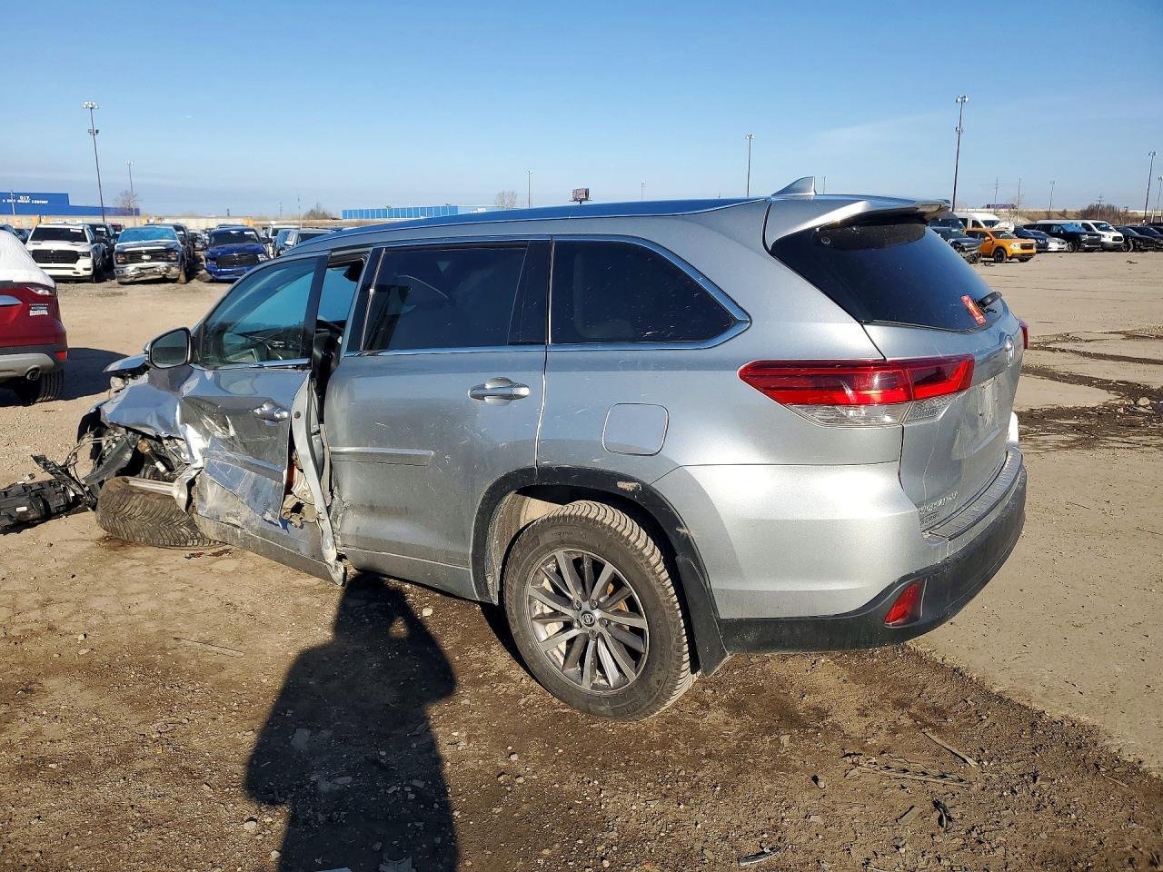 2017 TOYOTA HIGHLANDER