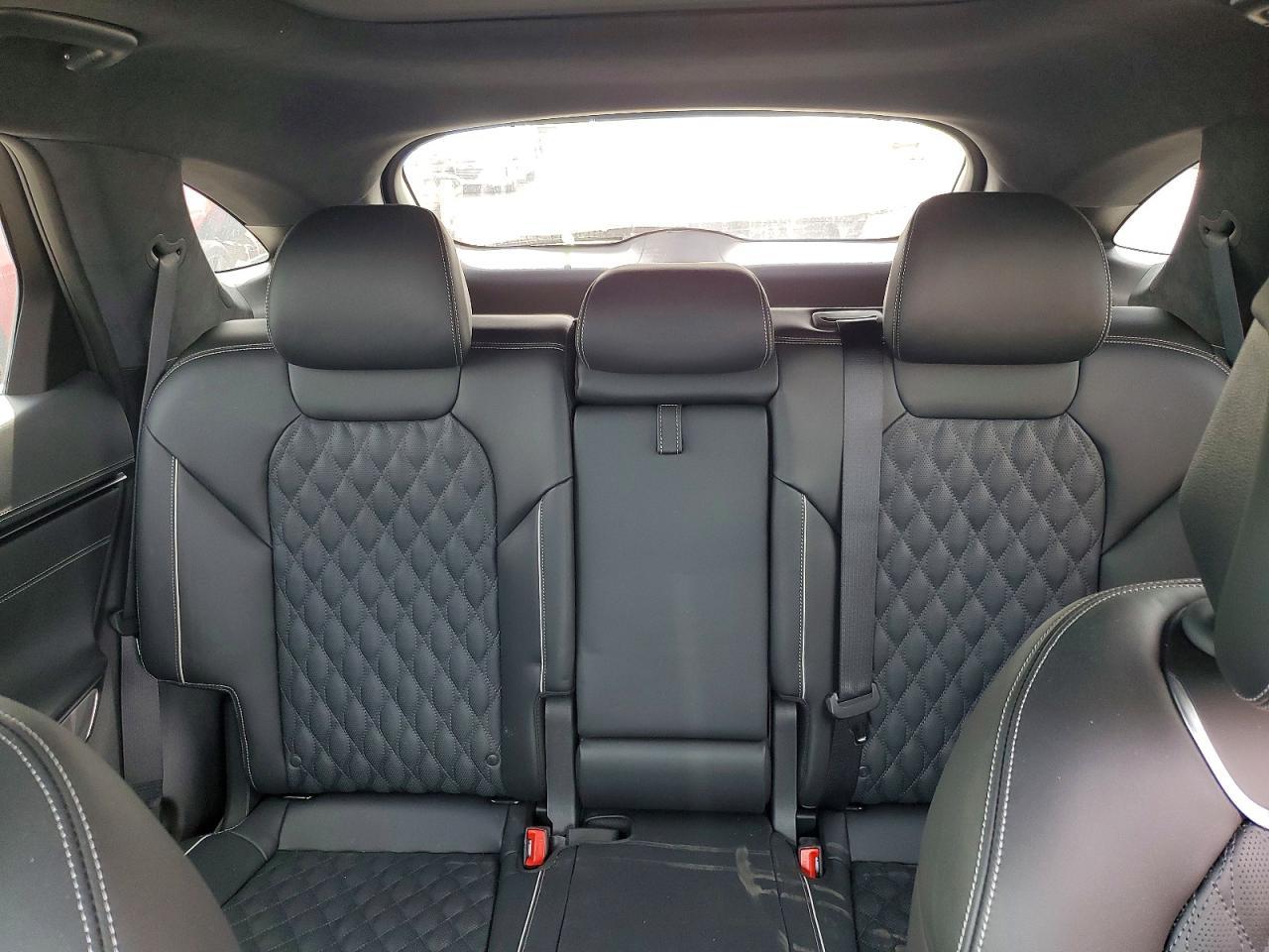 2025 GENESIS GV70