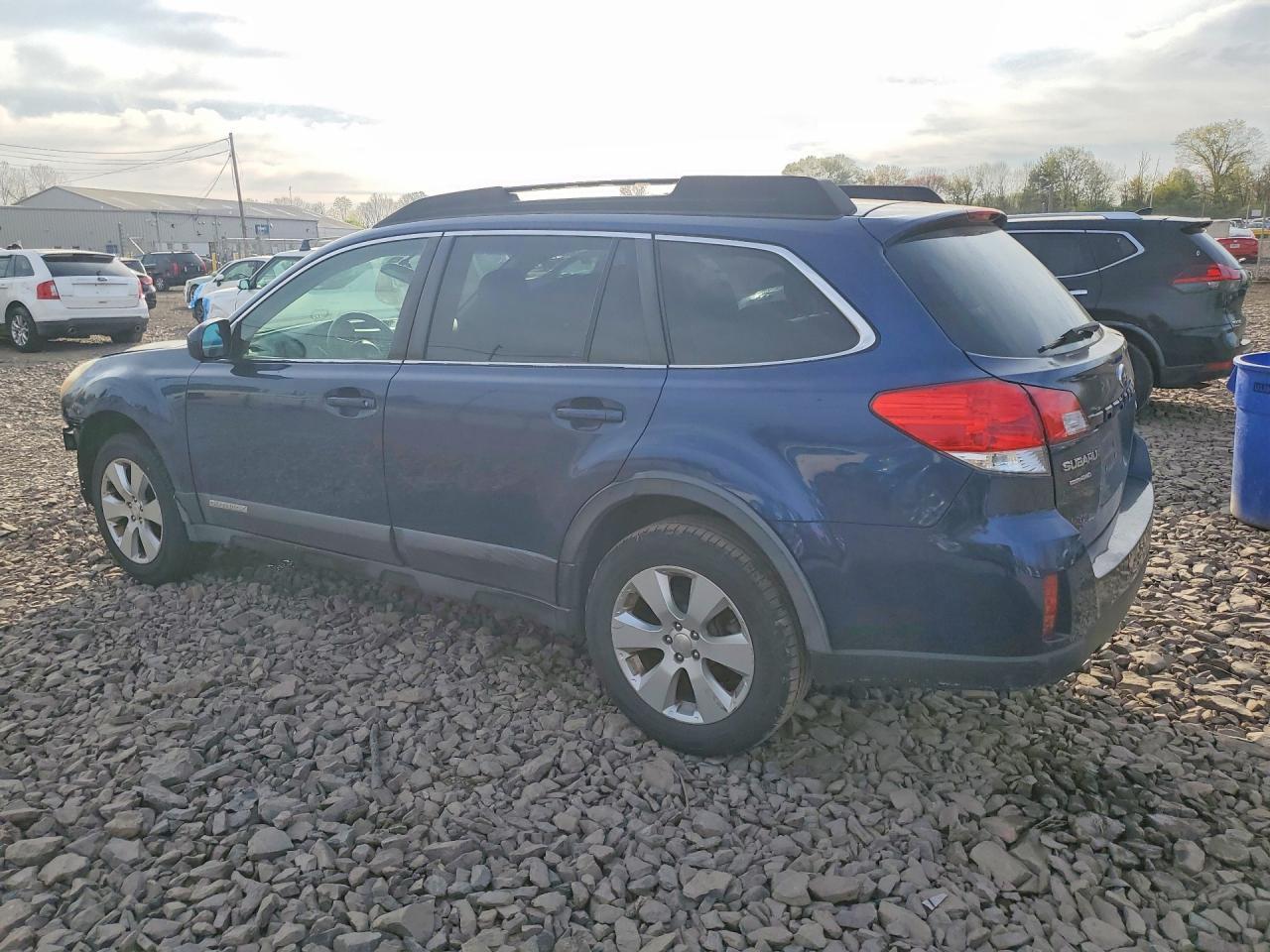2010 SUBARU Outback