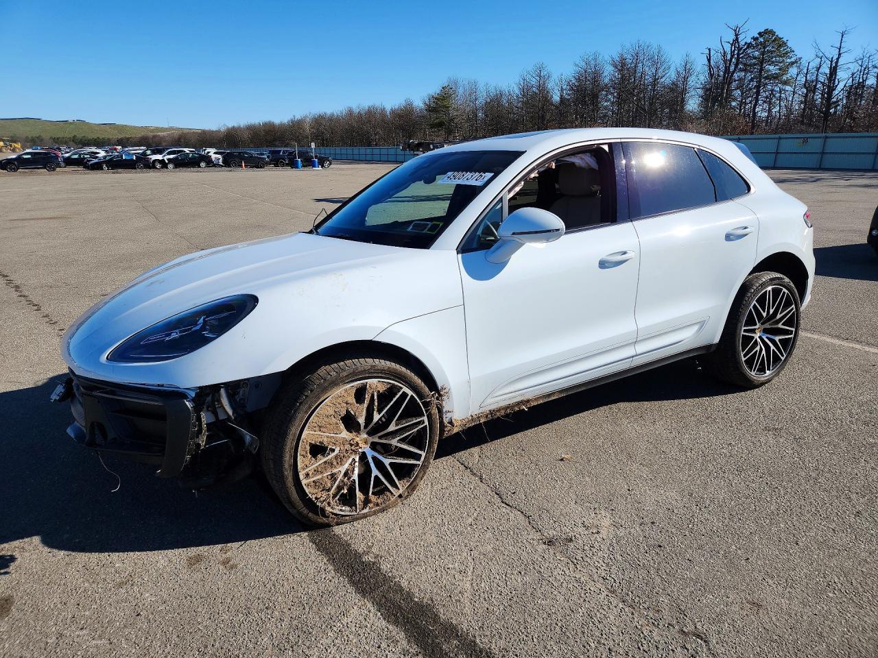 2025 PORSCHE Macan