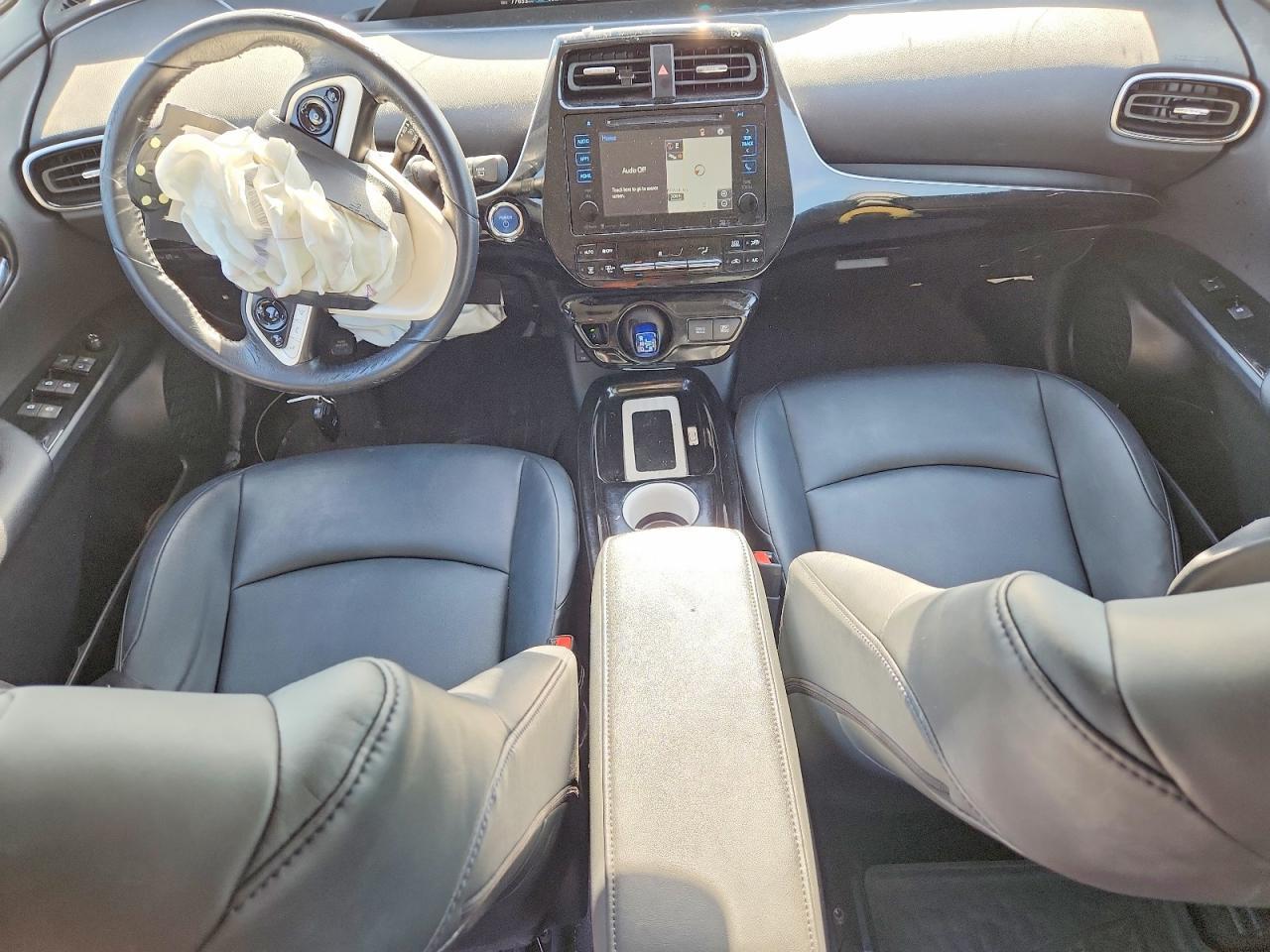 2016 TOYOTA PRIUS