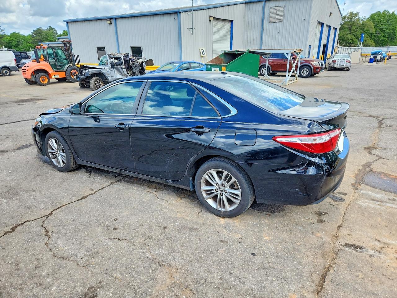 2016 TOYOTA CAMRY