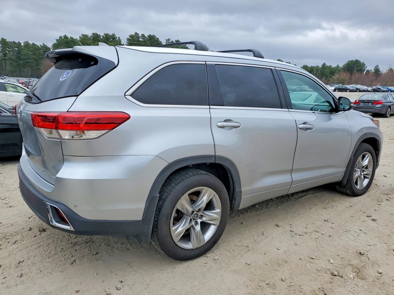 2018 TOYOTA HIGHLANDER