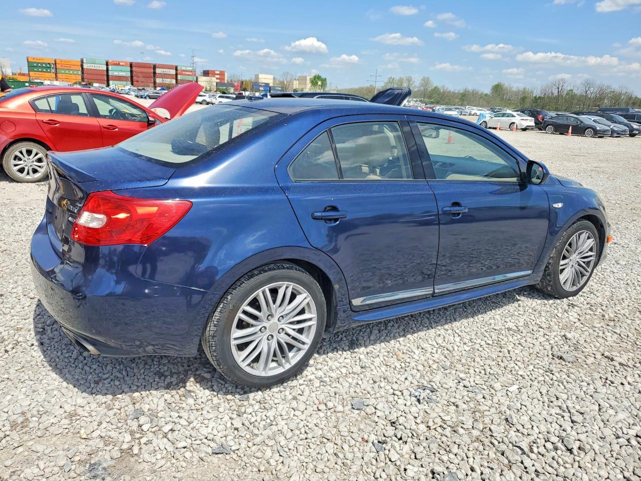 2011 SUZUKI Kizashi