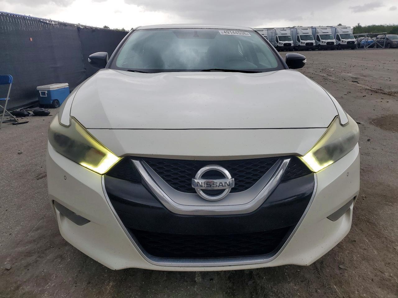 2016 NISSAN Maxima