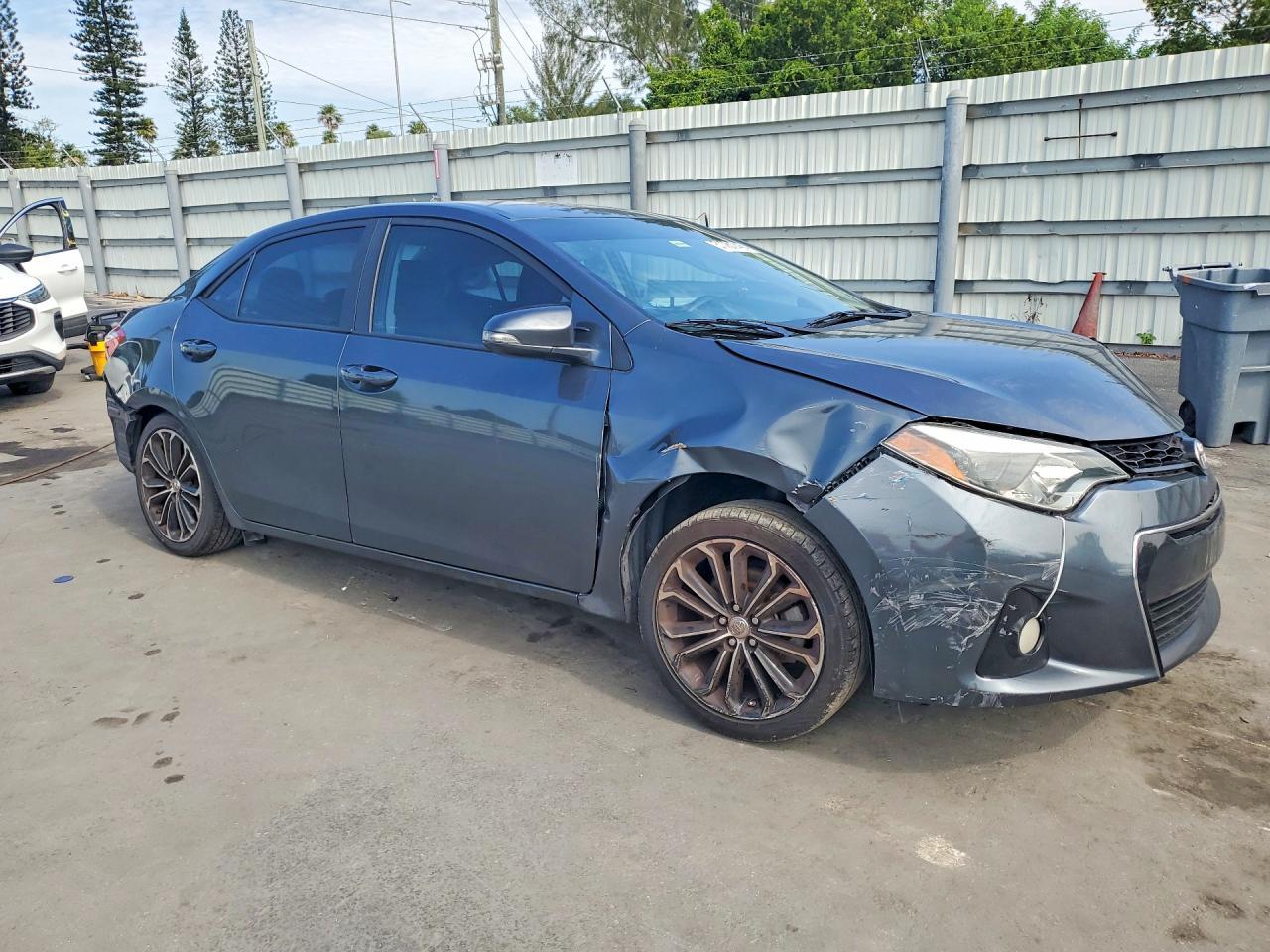 2015 TOYOTA COROLLA