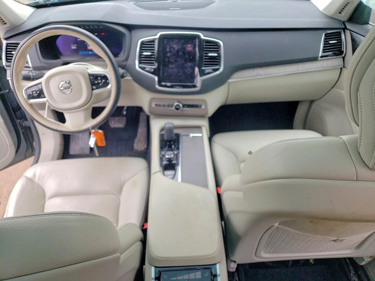2024 VOLVO XC90