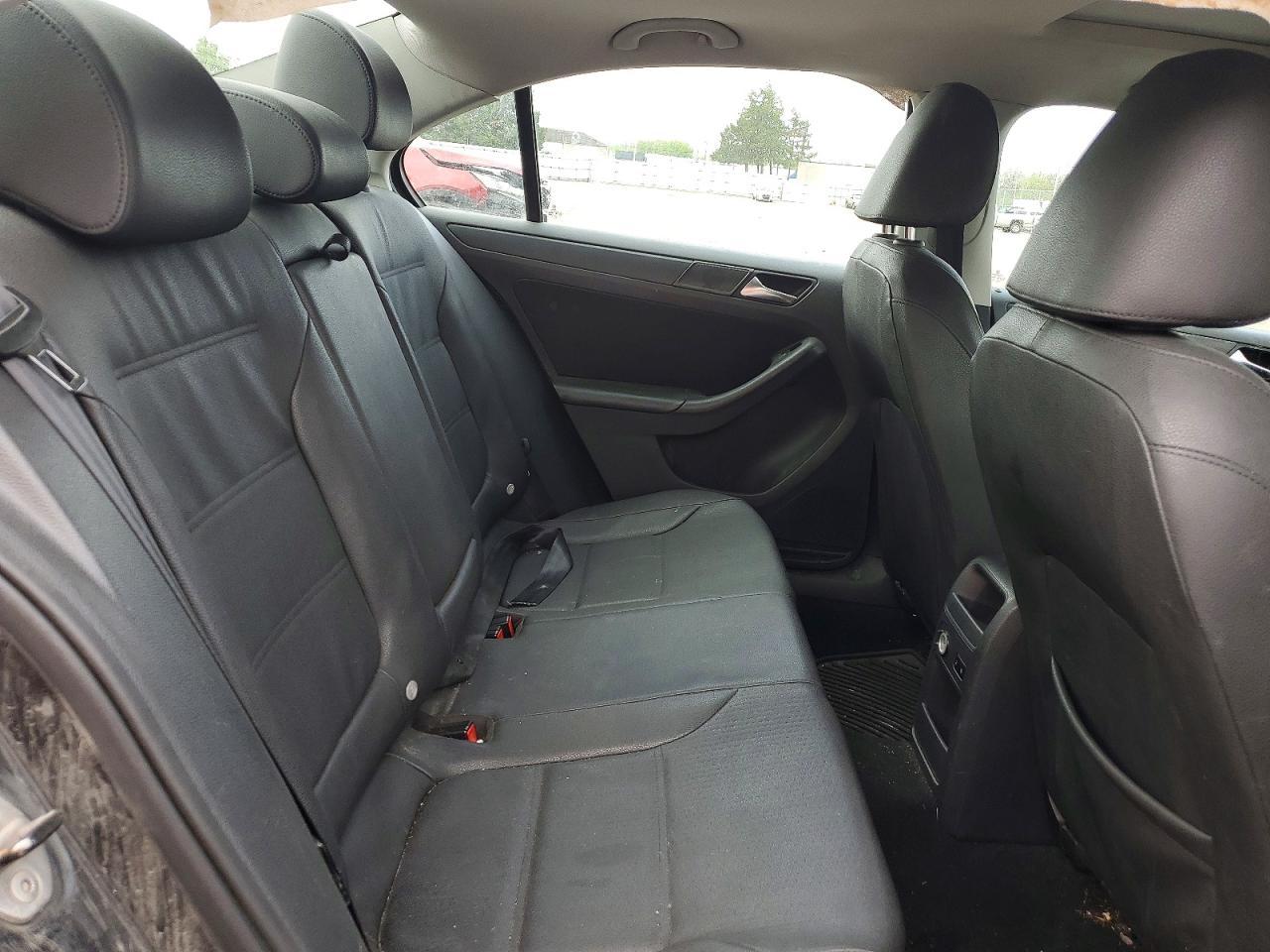 2011 VOLKSWAGEN JETTA