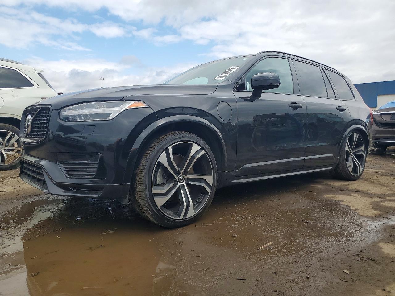 2022 VOLVO XC90