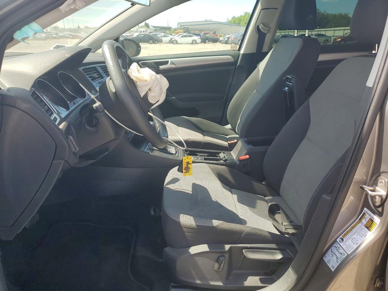 2016 VOLKSWAGEN e-Golf