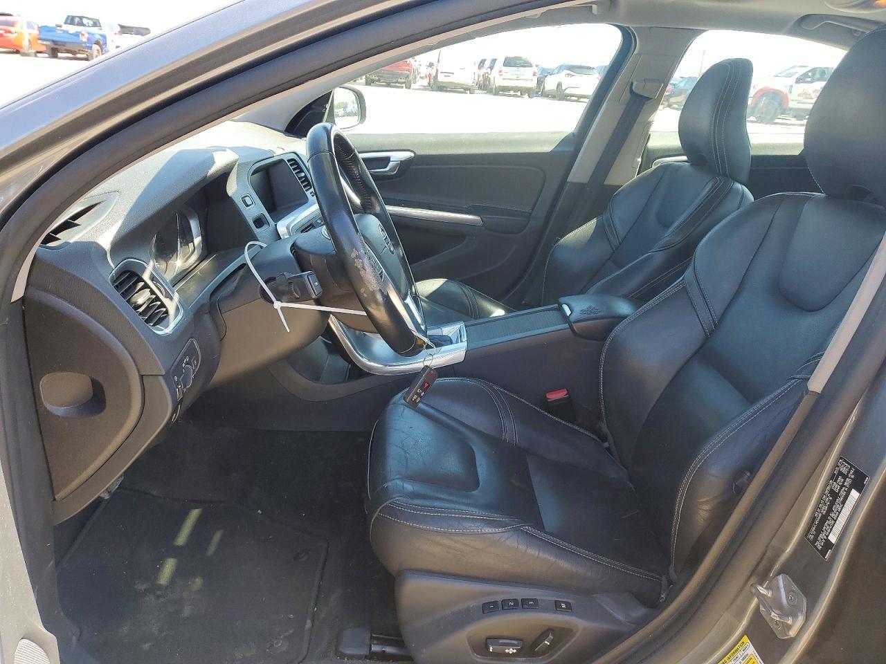 2017 VOLVO S60