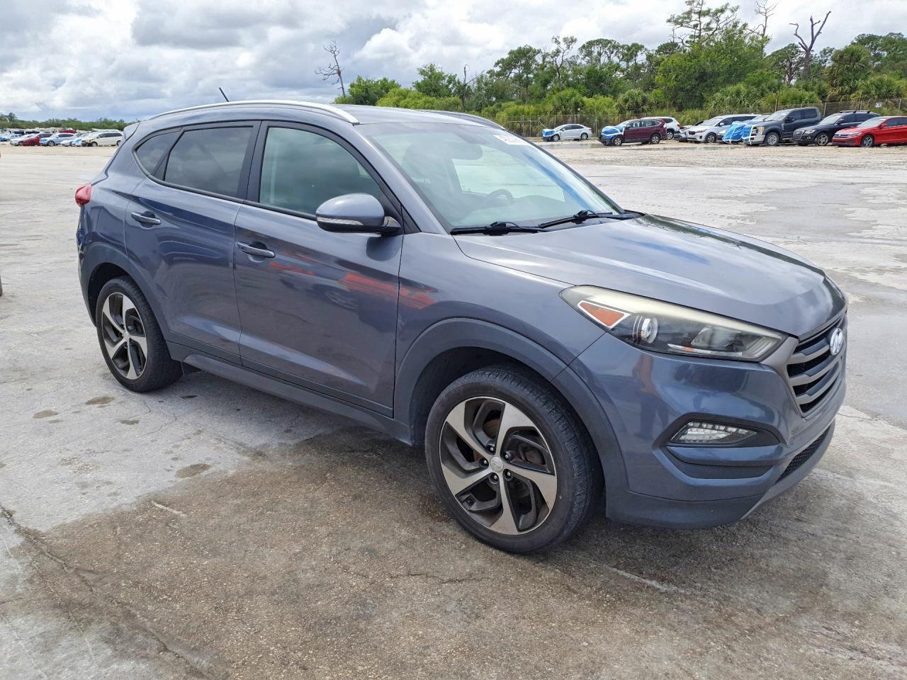 2016 HYUNDAI TUCSON