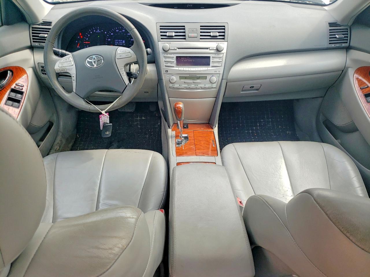 2011 TOYOTA CAMRY