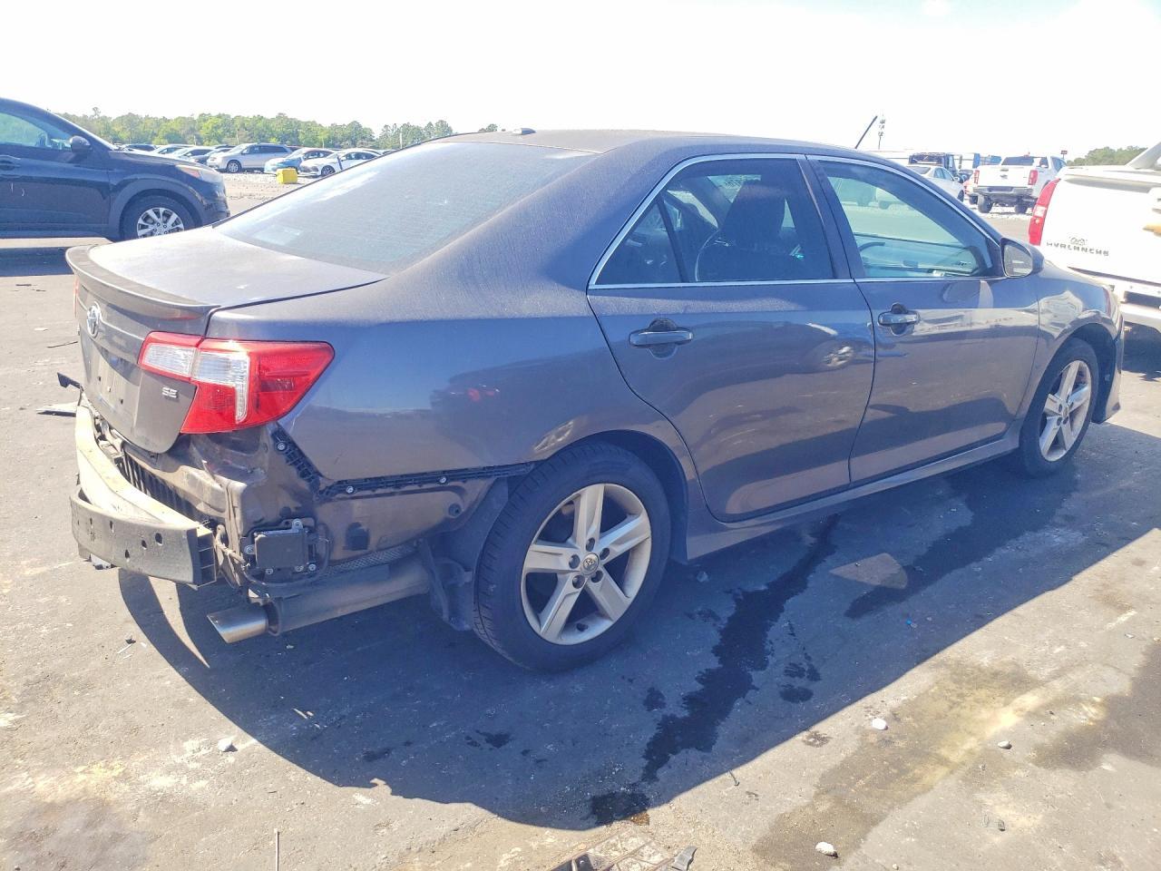 2014 TOYOTA CAMRY