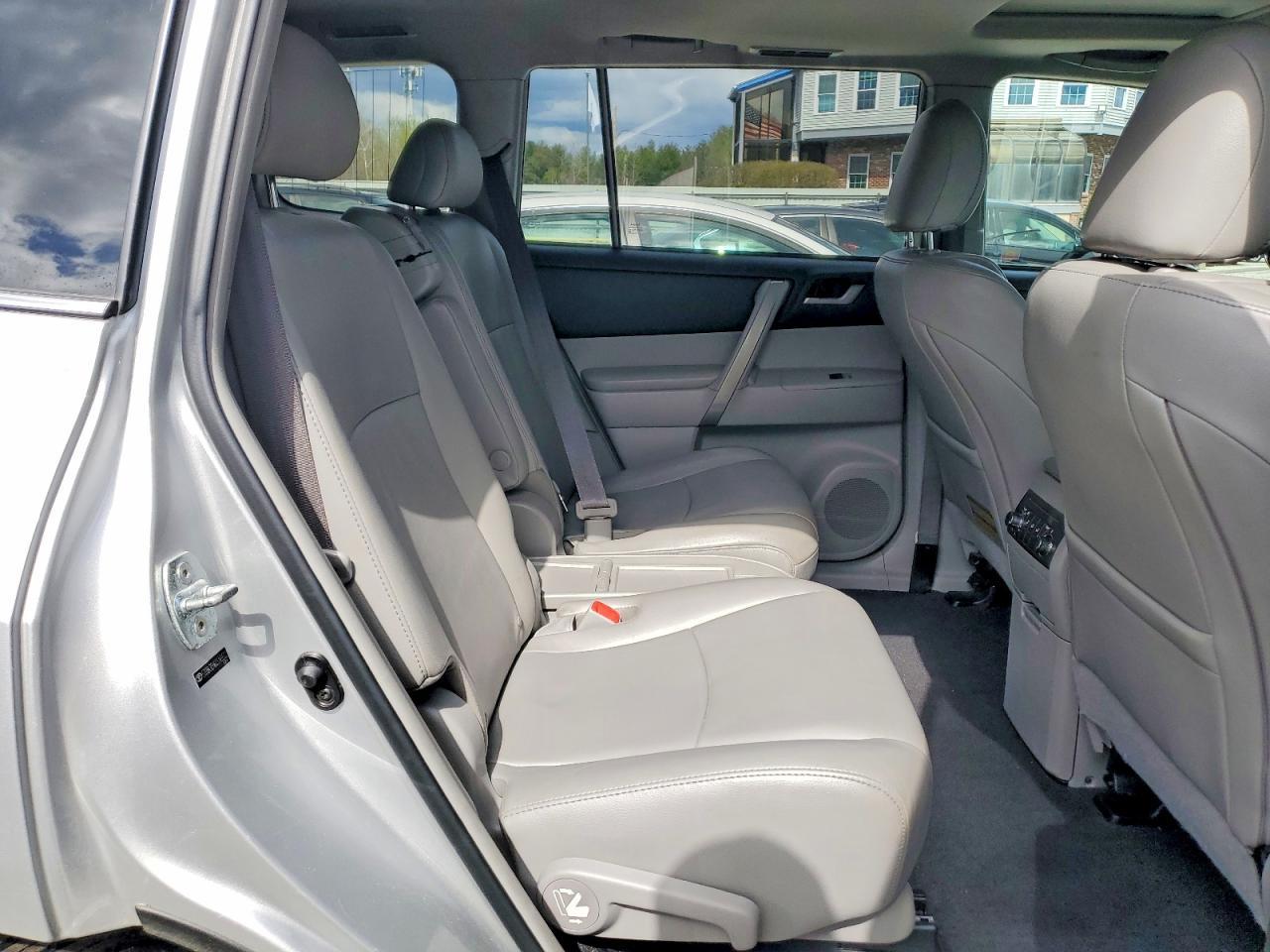 2012 TOYOTA HIGHLANDER