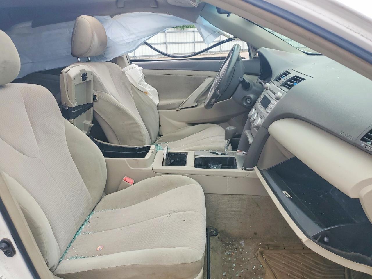 2011 TOYOTA CAMRY