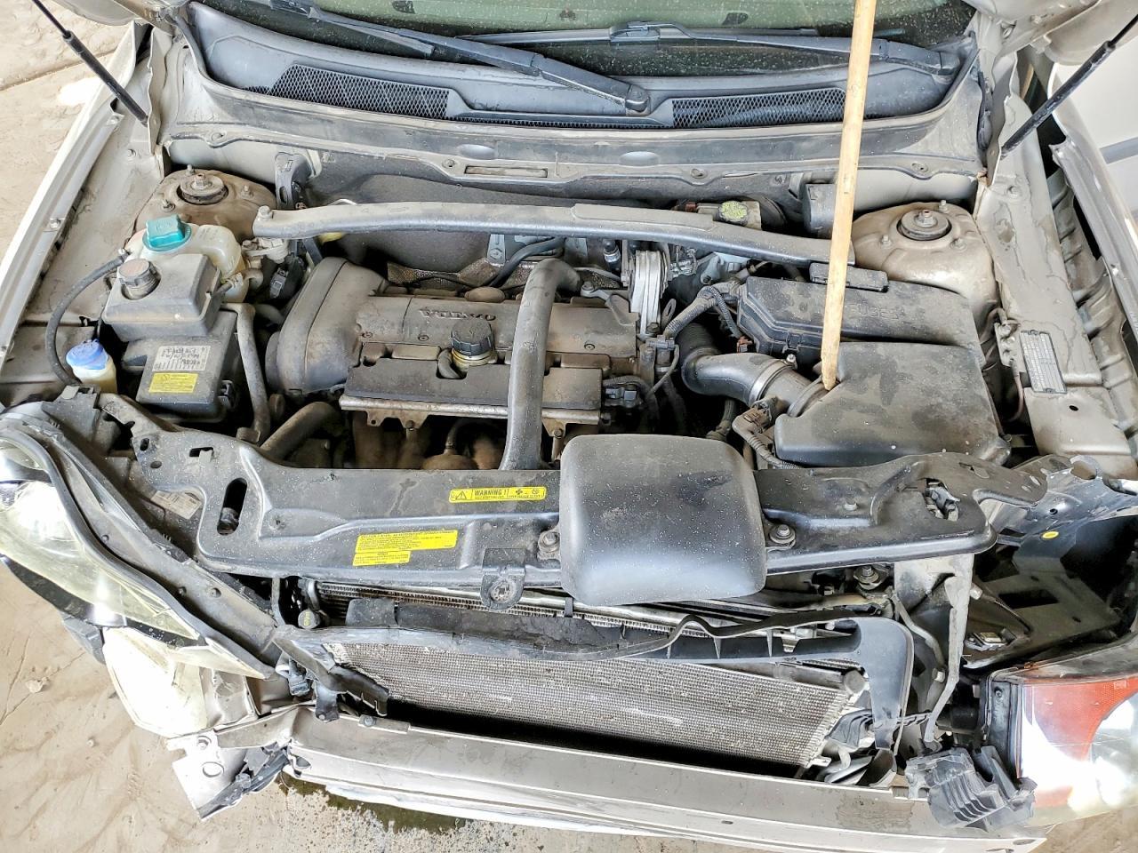 2004 VOLVO XC90