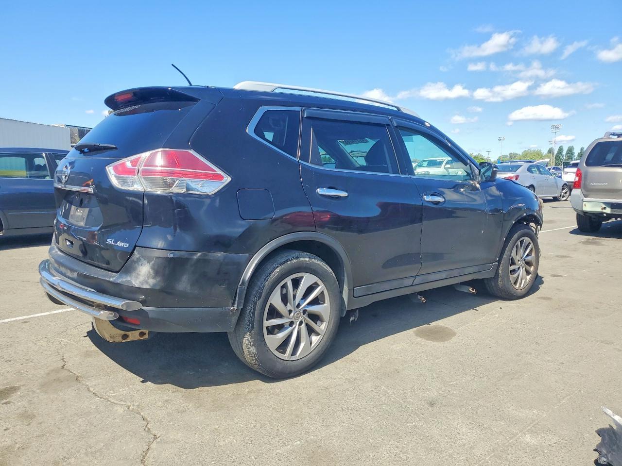 2015 NISSAN ROGUE