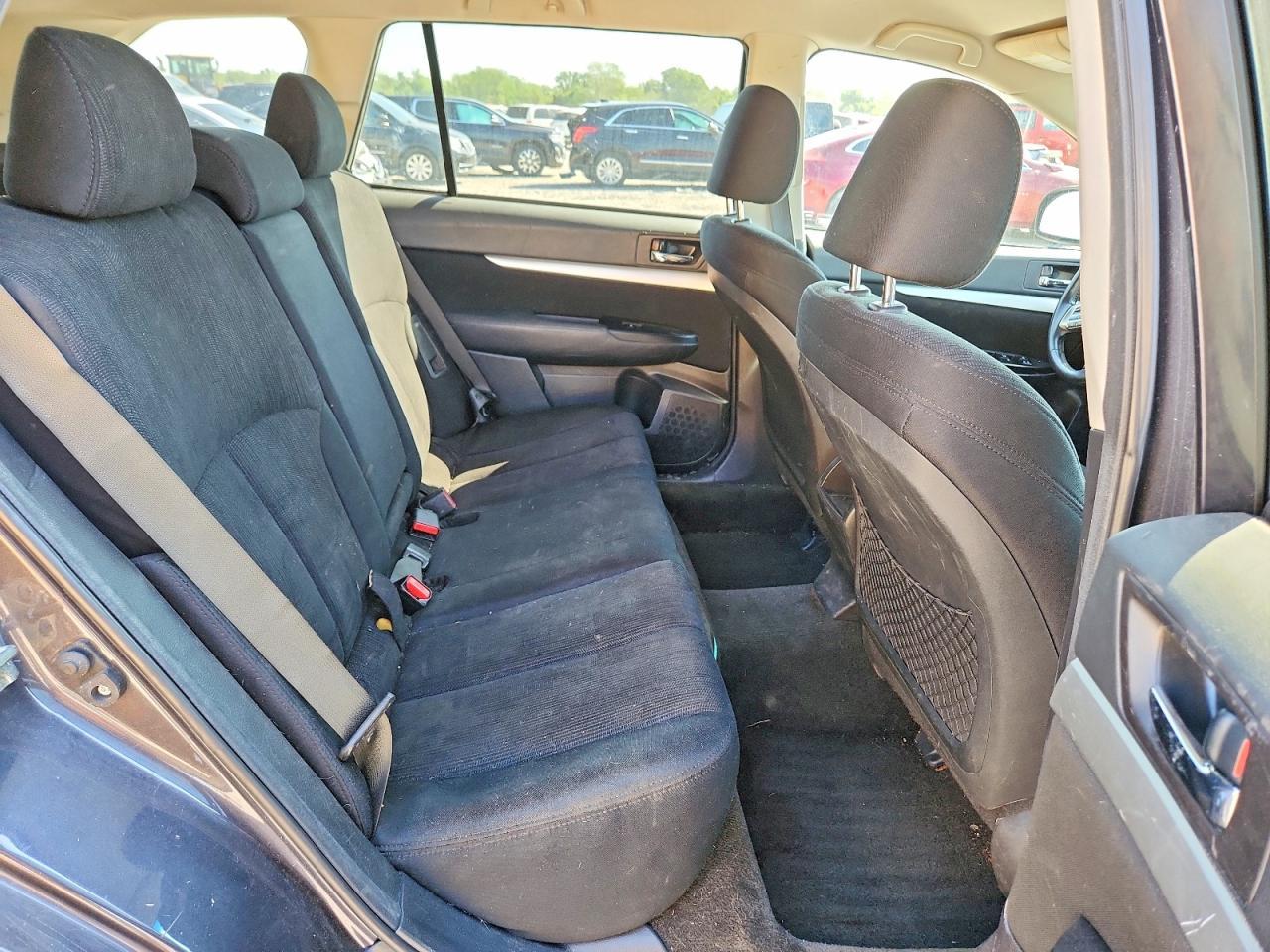 2013 SUBARU Outback