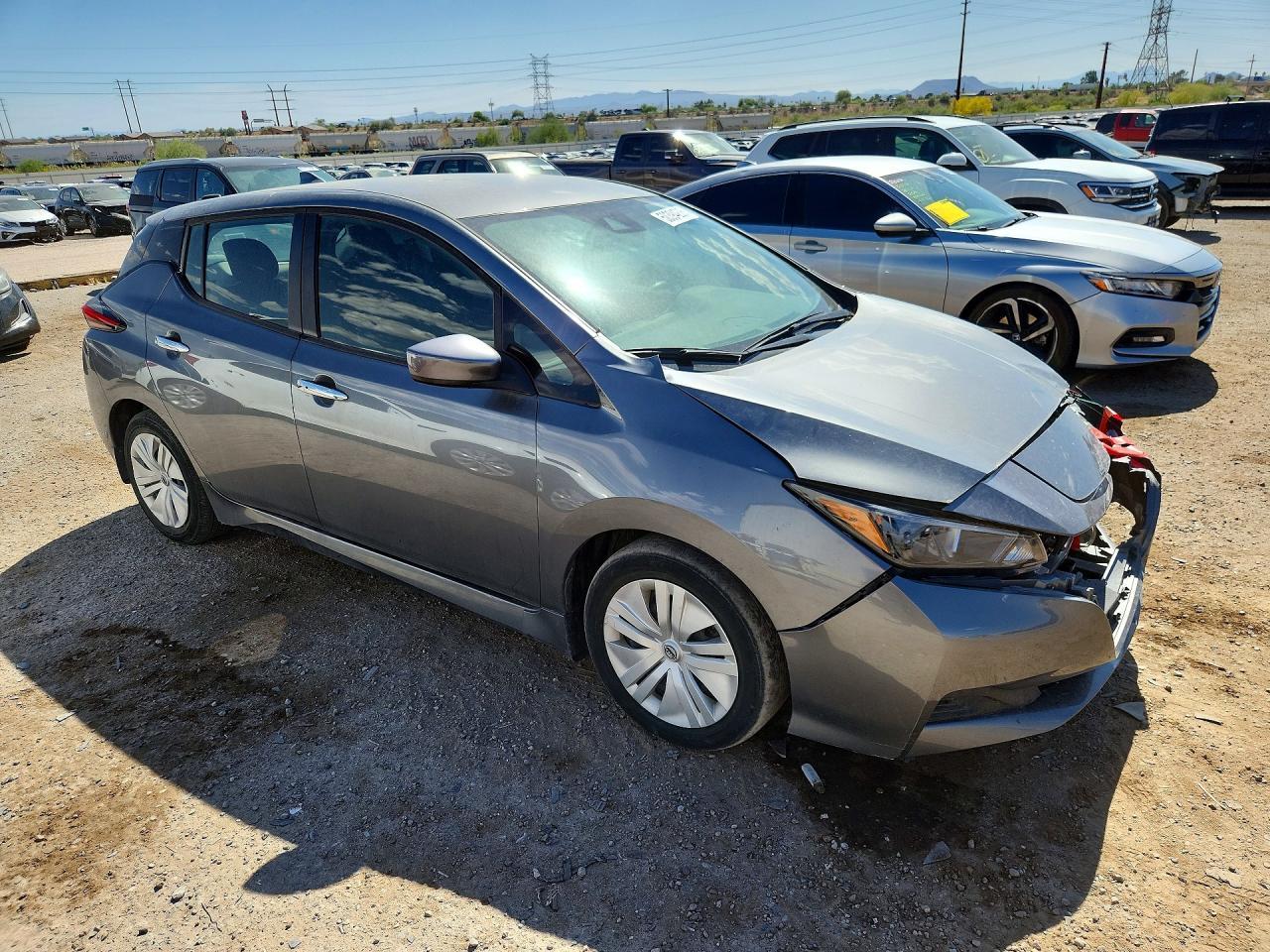 2025 NISSAN LEAF