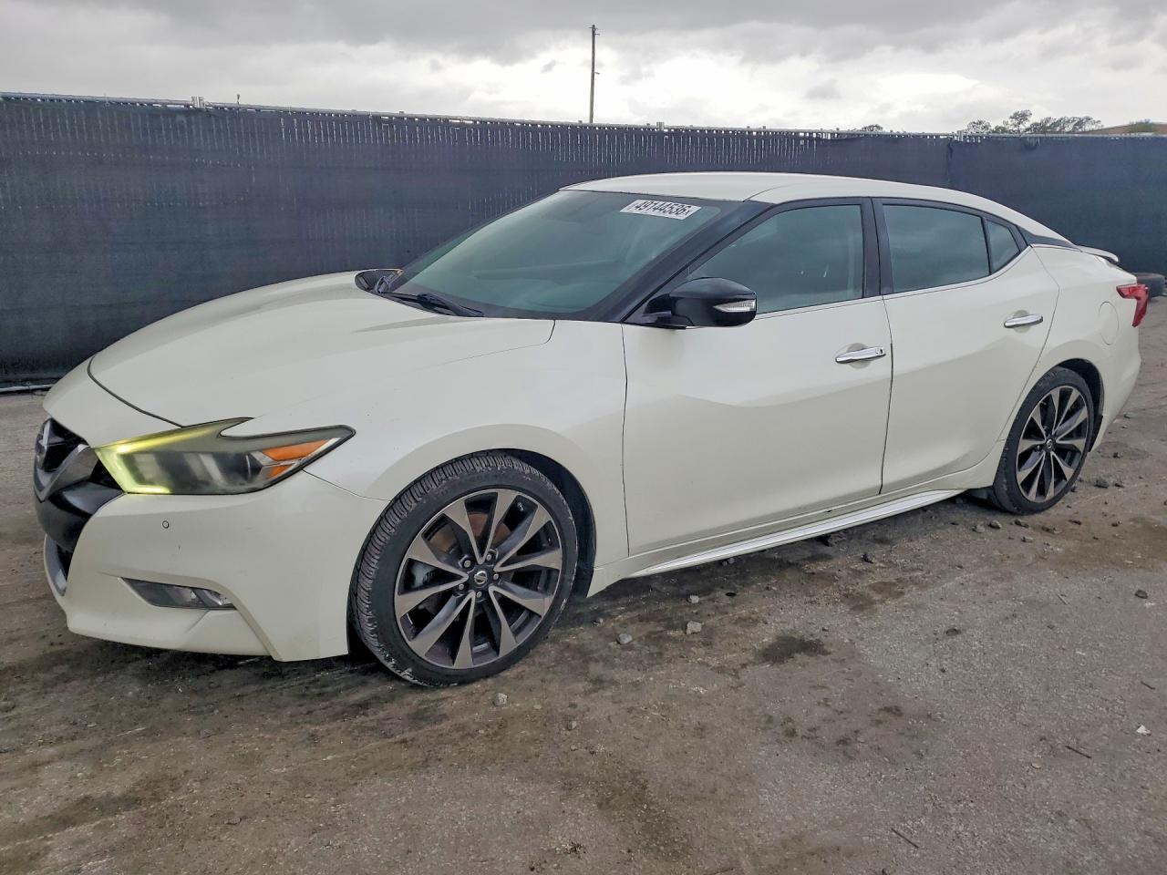 2016 NISSAN Maxima