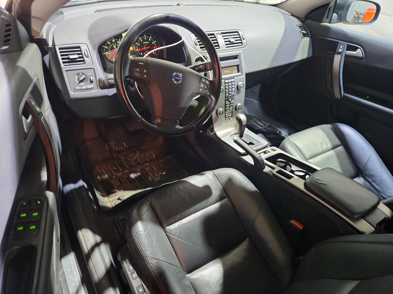 2010 VOLVO C70
