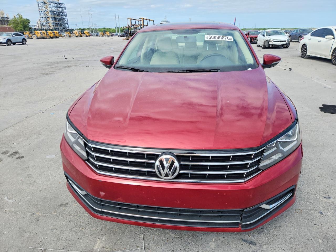 2017 VOLKSWAGEN Passat