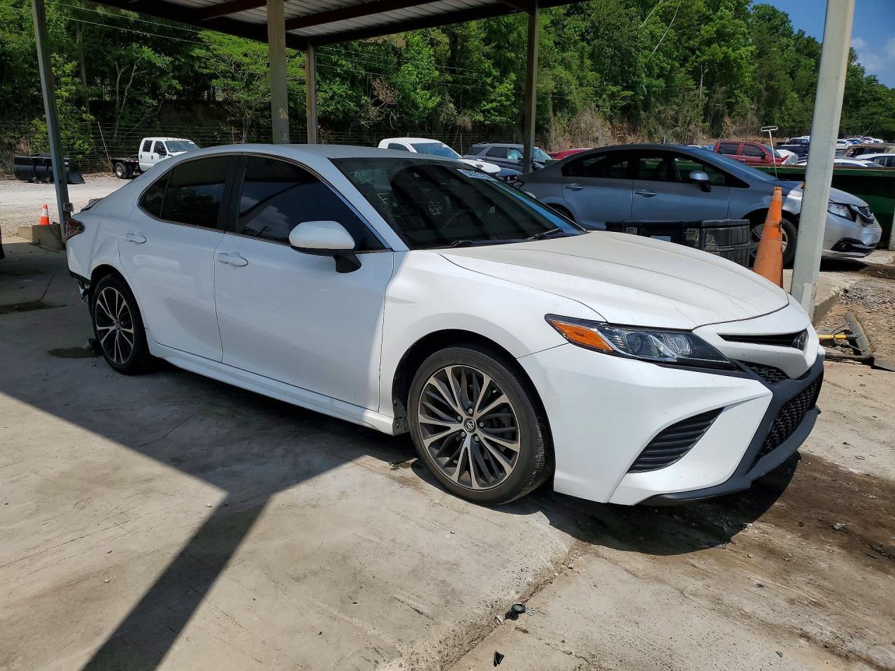2018 TOYOTA CAMRY