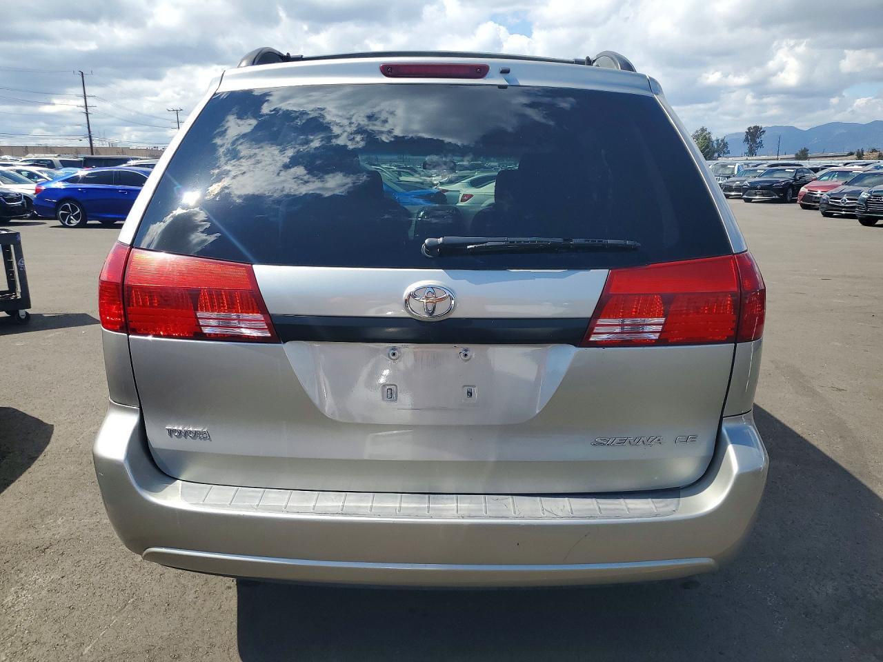 2005 TOYOTA SIENNA