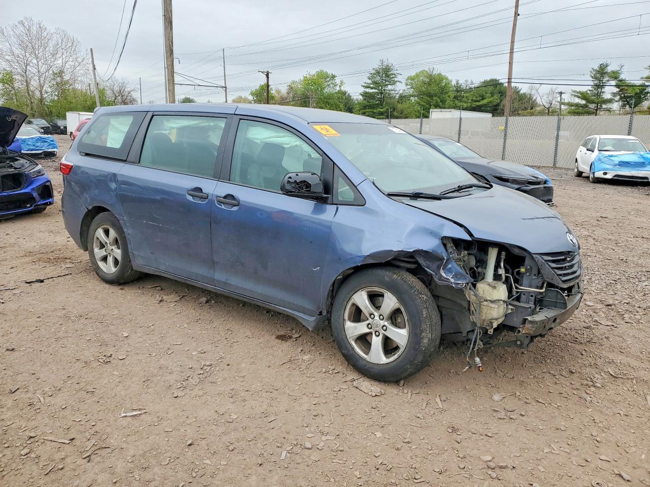 2015 TOYOTA SIENNA