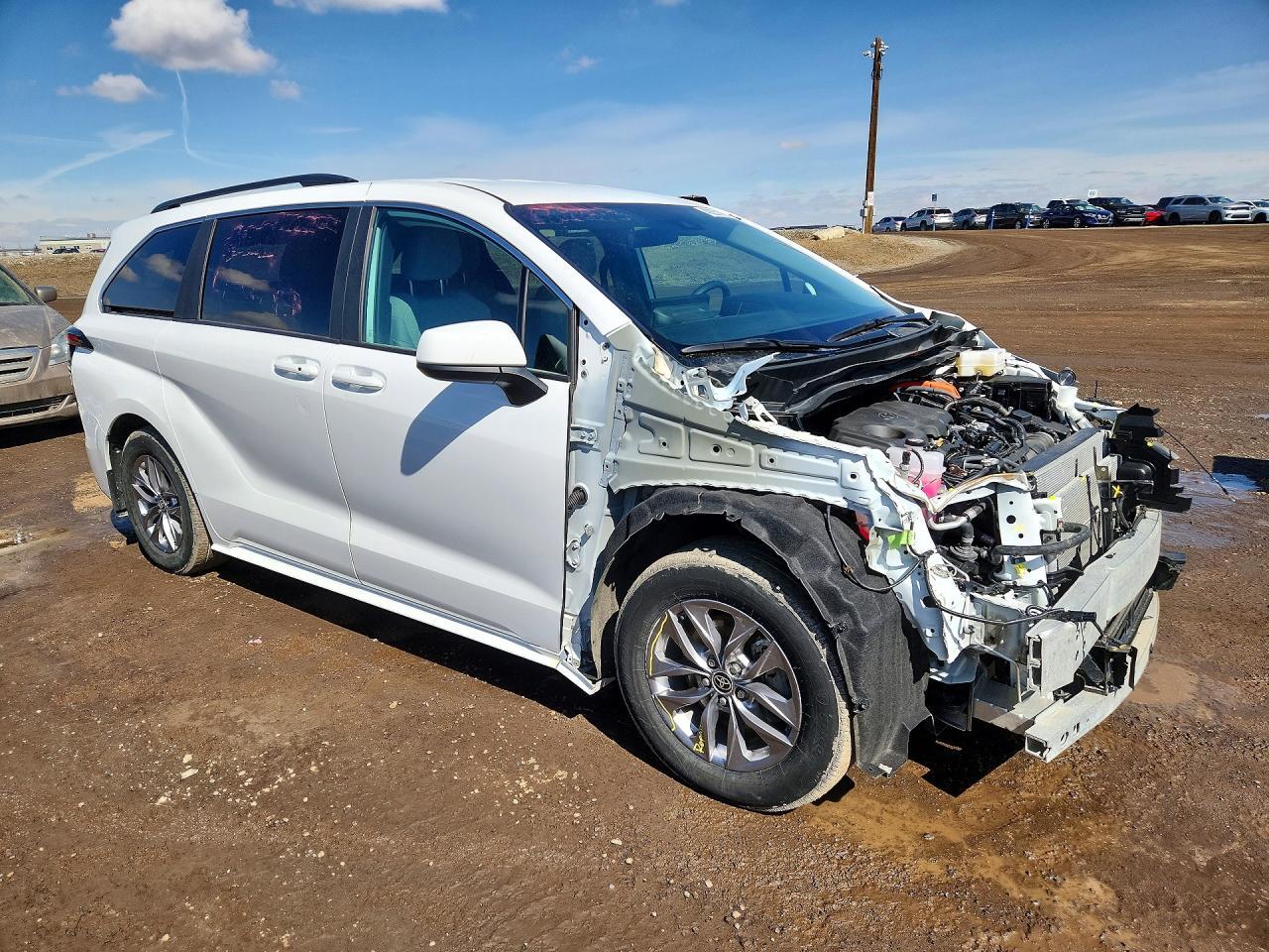 2025 TOYOTA SIENNA