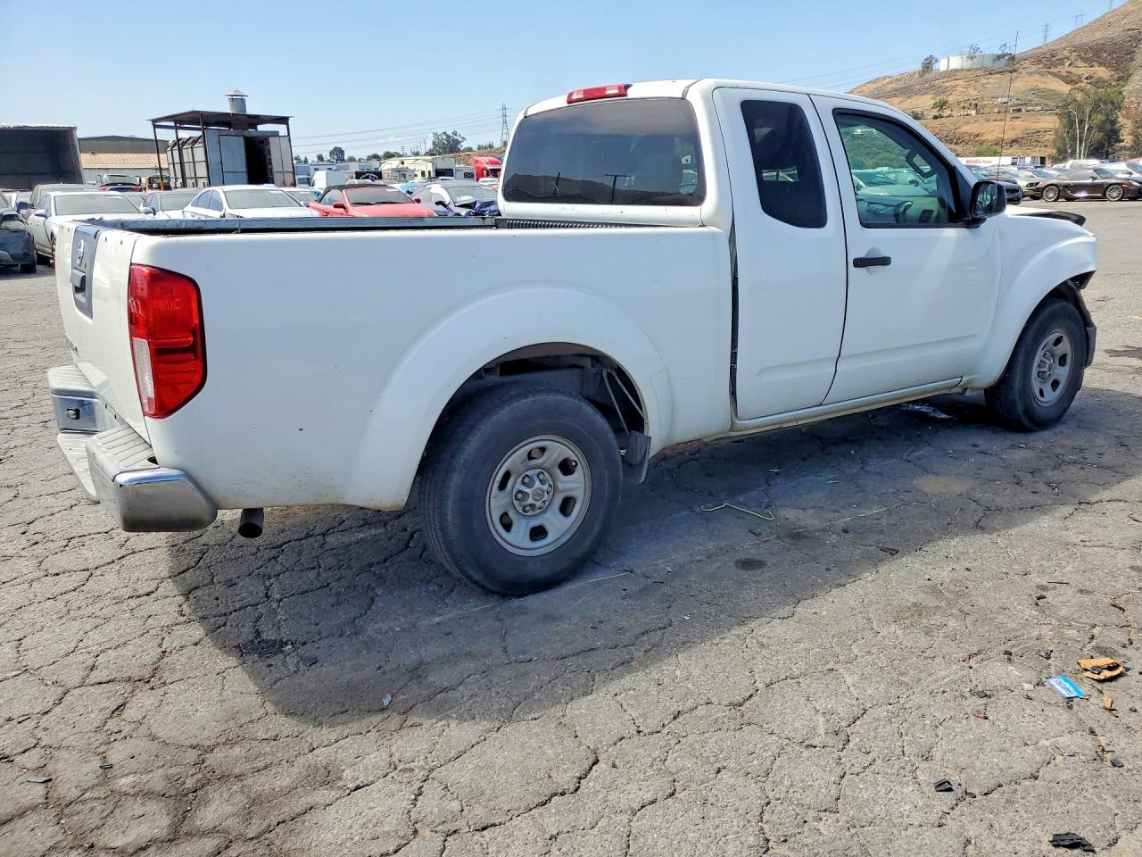 2013 NISSAN Frontier