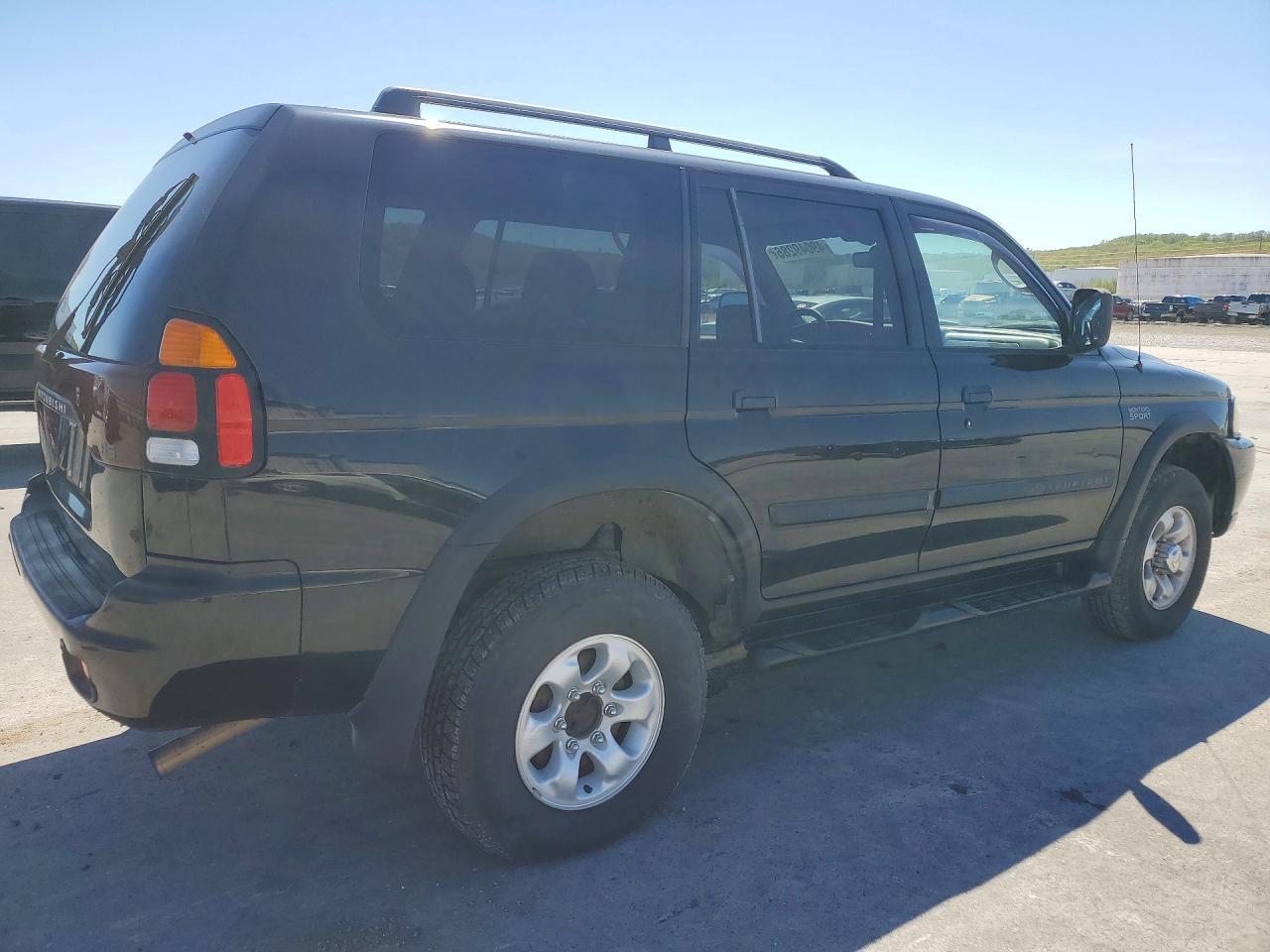 2002 MITSUBISHI Montero