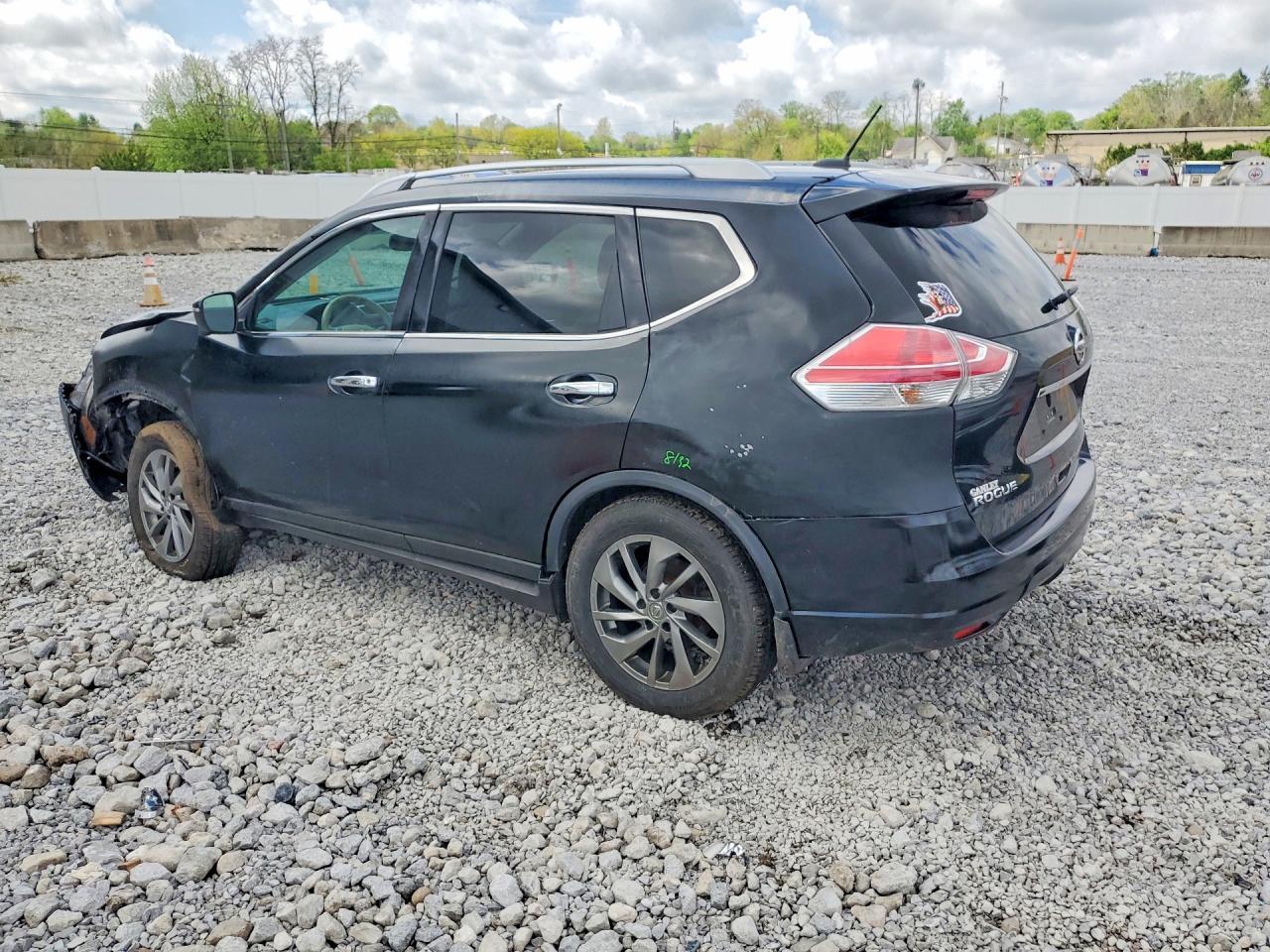 2015 NISSAN ROGUE