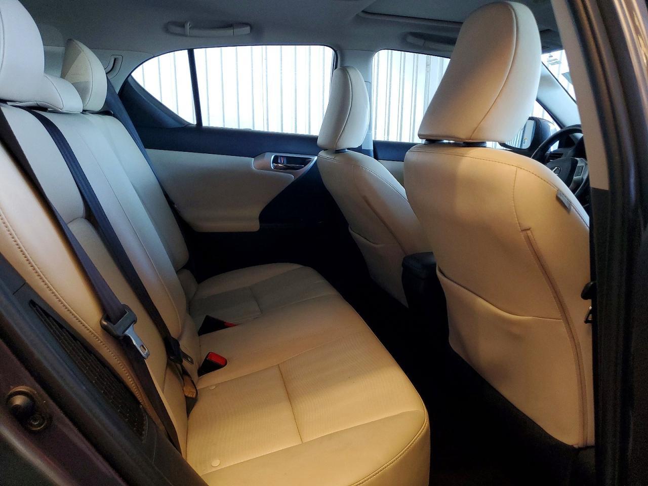 2013 LEXUS CT 200