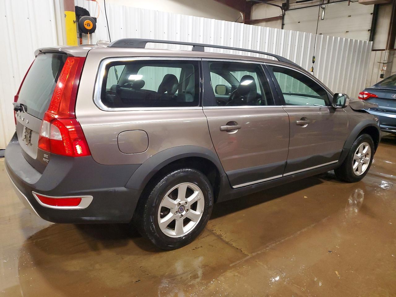 2010 VOLVO XC70