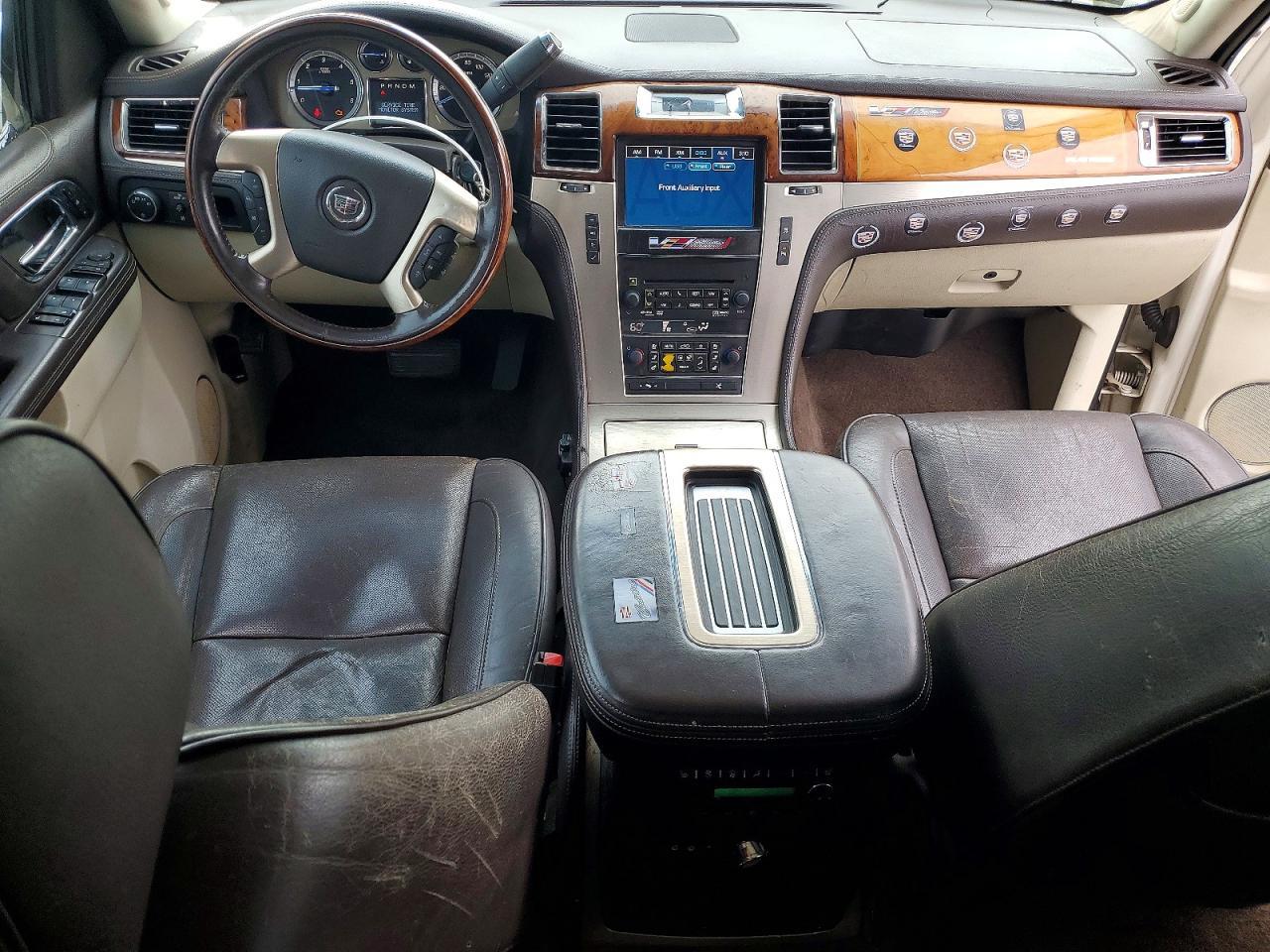 2011 CADILLAC ESCALADE