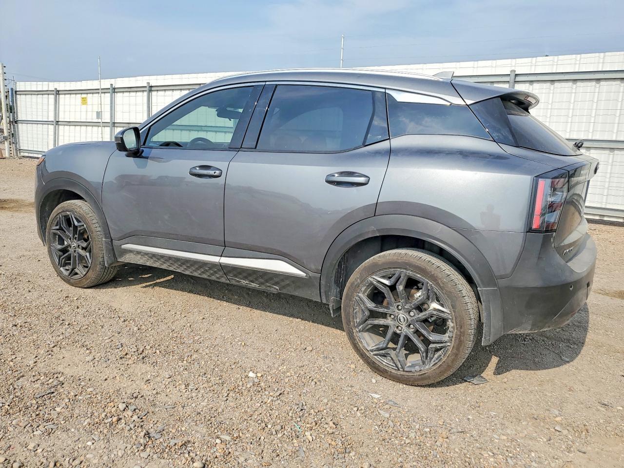 2025 NISSAN KICKS