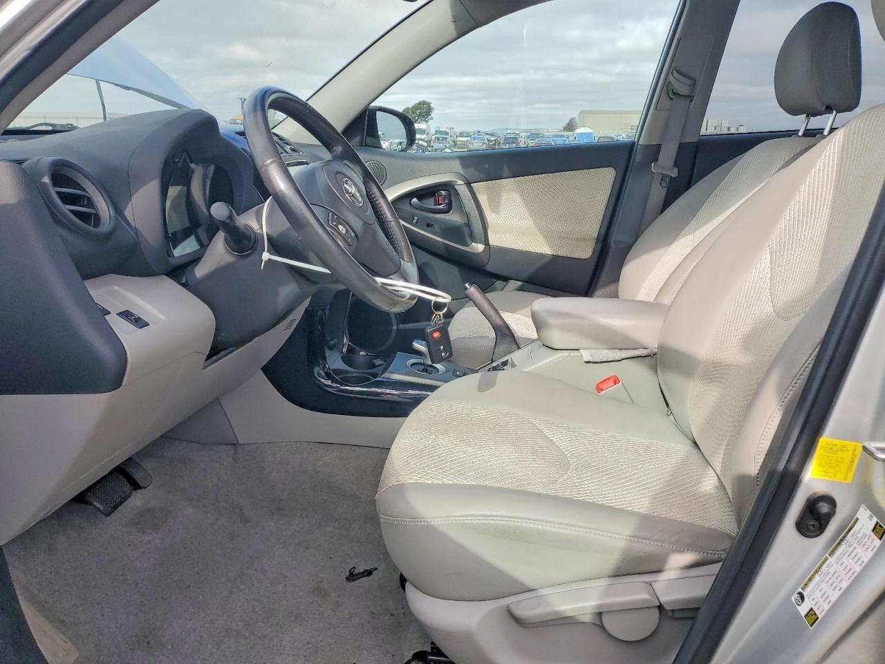 2014 TOYOTA RAV4