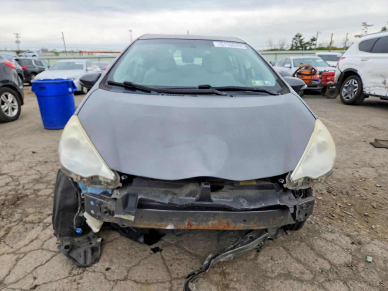 2013 TOYOTA Prius c