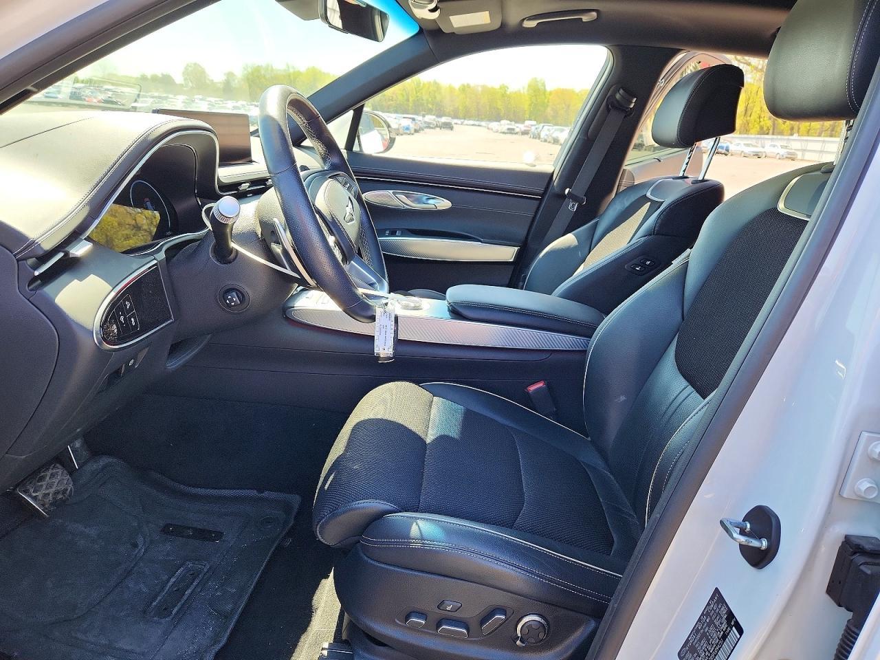 2023 GENESIS GV70